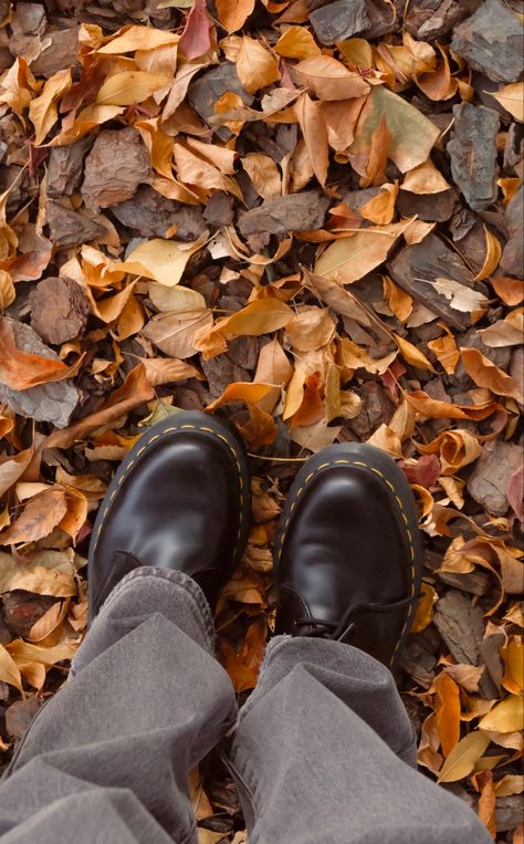 autumn vibe | fall aesthetic | fallen leaves | doc martens | autumn wallpaper Fall Doc Martens, Dr Martens Aesthetic, Doc Martens Aesthetic, Autumn Wallpaper, Fallen Leaves, Fall Aesthetic, Doc Martens