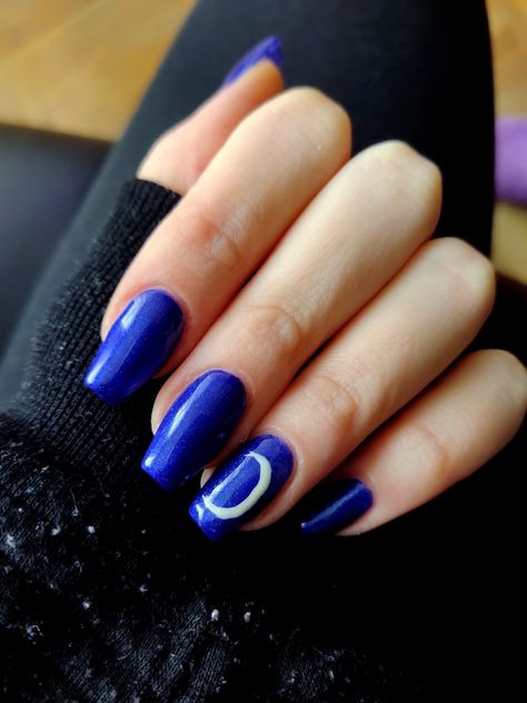 Crescent moon nail art Crescent Moon Nail Art, Crescent Nails, Crescent Moon Nails, Moon Nail Art, Nail Vinyls, Moon Nails, Nail Art Jewelry, Little Designs, Moon Flower