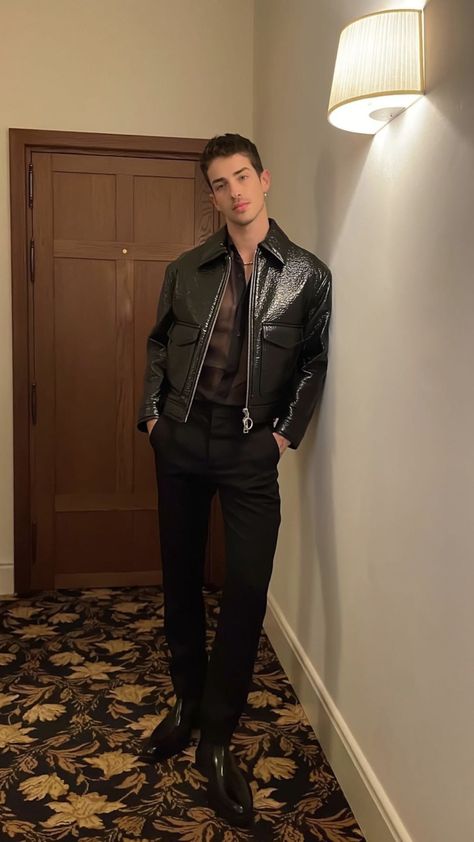 Bad Boy Outfits, Shirt Collar Design, Look 80s, Leather Jacket Outfit Men, Party Outfit Men, Leather Jacket For Men, Party Outfits Night, Leather Pants Outfit, Collar Leather Jacket