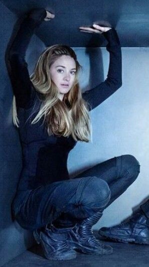 Divergent Halloween Costumes, Divergent Hair, Dauntless Clothes, Divergent Outfits, Divergent Dauntless, Divergent Tris, Divergent Book, Divergent Hunger Games, Tris And Four