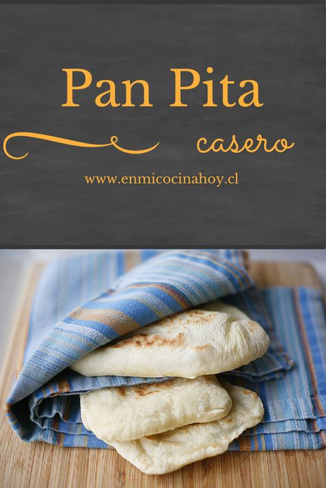 Una receta sencilla para hacer el delicioso pan pita casero cada vez que desees. También lo puedes congelar una vez cocinado. Pan Pita, Chilean Recipes, Fry Bread, Salty Foods, Pan Pizza, Pan Bread, Bread Dough, Food Humor, Sin Gluten