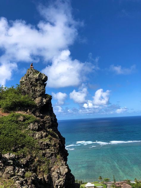 hike on the east side of oahu, hawaii #hawaii #oahu #hike #oceanviews East Side, Oahu, Ocean View, Hawaii, Hiking, Places To Go, Siding