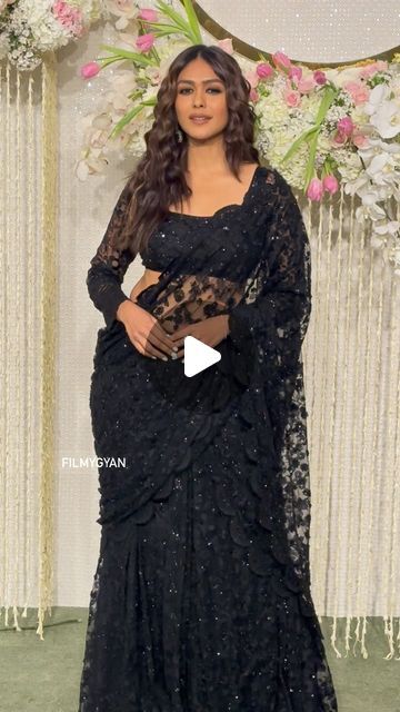 F I L M Y G Y A N on Instagram: "MT is slayinnn it in her black net saree 🖤 Love the whole look! “GLAMOROUS” is the word for her tonight ✨" Net Saree Blouse Designs Party Wear, Black Blouse Designs For Saree, Black Saree Party Wear, Hand Embroidery Products, Black Net Saree, Embroidery Products, Wedding Jewelery, Bridal Jewelery, Saree Designs Party Wear