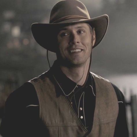 Cowboy Dean Winchester, Dean Winchester Tumblr, Dean Winchester Supernatural, Supernatural Gifs, Cowboy Aesthetic, Supernatural Dr, Winchester Supernatural, Sam And Dean, Hunting Trip