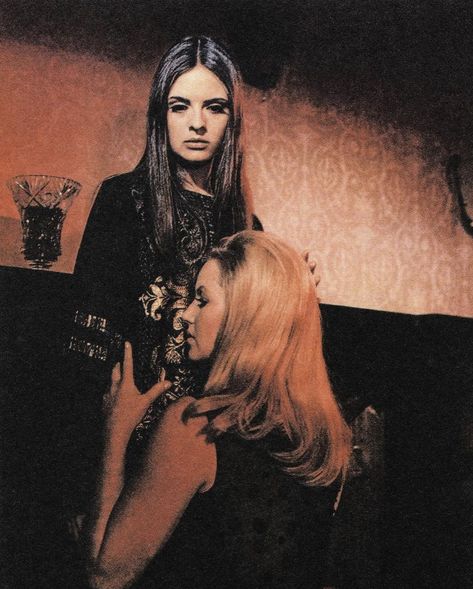 Vampire 70s, 60s Film, Witch Vintage, Vintage Occult, 60s Horror, 60s Horror Aesthetic, 70s Vampire Aesthetic, 60s Vampire, Satanic Panic 1980s