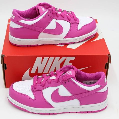 Nike Dunk Low Active Fuchsia, Pink Nike Dunks, Cute Jordans, Pink Nike Shoes, Mode Shoes, Trendy Shoes Sneakers, Nike Shoes Girls, Preppy Shoes, All Nike Shoes