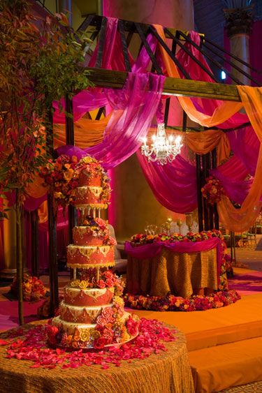 Orange and Pink Set Up- beautiful stage decor idea for a sangeet or dholki! #orangeweddings #pakistaniweddings #indianweddings Moroccan Wedding Theme, Mendhi Decor, Arabian Wedding, Sweetheart Table Decor, Interior Boho, Moroccan Theme, Sweetheart Table Wedding, Tafel Decor, Mehndi Decor