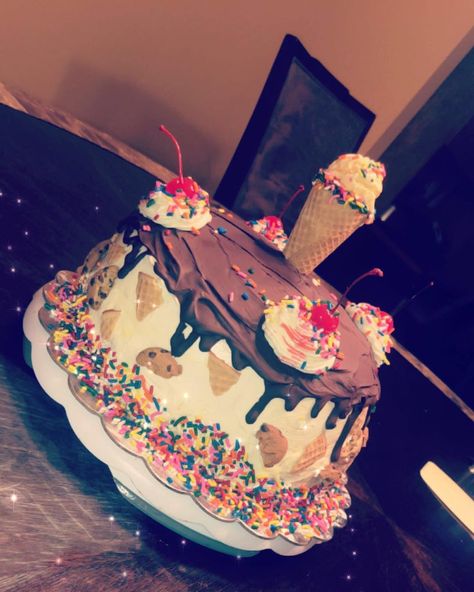 Birthday Cake Images, Happy Birthday 22, Cake Bear, Da Brat, Happy Birthday Cake Images, Cake Day, Birthday Stuff, Real Pic, Birthday Board