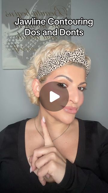 Cristina Pignataro on Instagram: "Contouring your jawline can make the biggest difference! It can make the face look slimmer and more balanced. Here are some quick jawline contour dos and donts to give you the most snatched and defined jawline!   Contour @milanicosmetics  in spicy season   #contour #contouring #jawlinecontouring #makeupmagic #makeuptips #makeuptipsandtricks #jawcontouring #dosanddonts #makeuptutorial #promakeup #promakeupartist #njmakeupartist #makeupover40 #makeuptricks #makeuphacks #milanicosmetics #contourtutorial #contourmakeup #snatchedjawline" Define Jawline Makeup, Slim Face Contouring, Jawline Contouring Makeup, How To Contour Jawline, Contouring Jowls Makeup Tips, Contour For Jowls, Contour Chin And Jaw, How To Hide A Double Chin, Contour Chubby Face