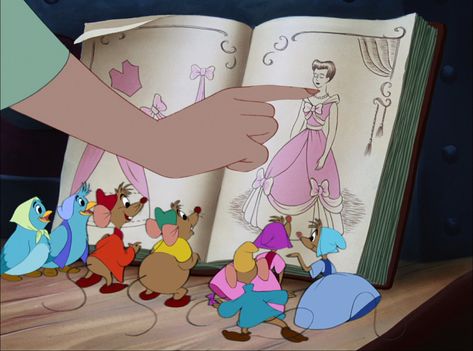 Meeko Pocahontas, Cinderella Mouse, Cinderella Aesthetic, Cinderella Mice, Cinderella 1950, Animation Disney, Images Disney, Cinderella Disney, Disney Mouse