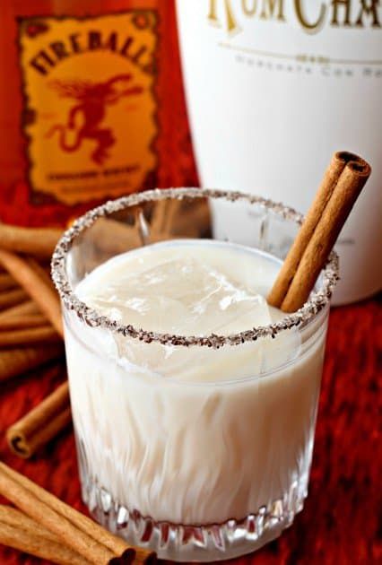 This Cinnamon Toast Crunch cocktail is the perfect combination of a sweet and spicy RumChata drink! #rumchata #rumchatadrinks #greatcocktails Rumchata Recipes Shots, Cinnamon Toast Crunch Drink, Rumchata Drinks, Rumchata Recipes, Fireball Whiskey, Crunch Recipe, Spicy Cocktail, Liquor Recipes, Cinnamon Crunch