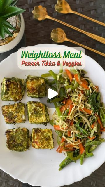 Diet Paneer Recipe, Paneer Recipes For Diet, Paneer Diet Recipes, Healthy Paneer Recipes For Diet, Veg Salad Recipes, Diet Plate, Paneer Tikka, Paneer Recipes, Sauteed Veggies