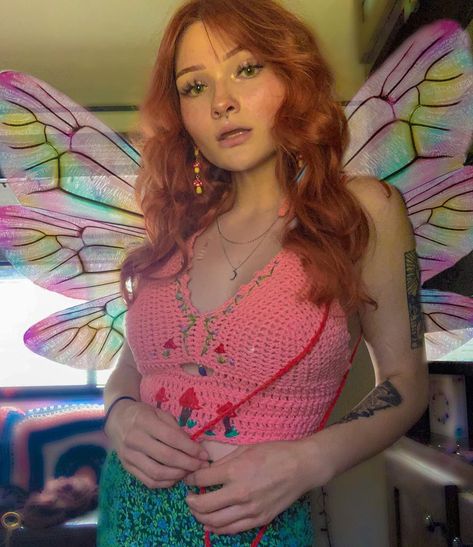 571 Synes godt om, 5 kommentarer – emily (@emilyriboflavin) på Instagram: "@zuluzen.guru thank you for making me into a crocheted fairy ✨FANTASY✨ i will never ever get over…" Emily Riboflavin, Get Over, Strawberry Shortcake, Get Over It, Pastel Colors, Crochet Top, Thank You, Crop Tops, Outfit Inspo