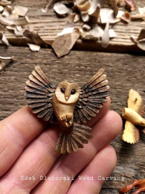 Detailed Wood Carving, Owl Wood Crafts, Wood Dremel Art, Wood Carvings Ideas, How To Wood Carve, Dremel Carving Ideas, Wood Carved Pendants, Dremel Carvings, Dremel Wood Carving Ideas