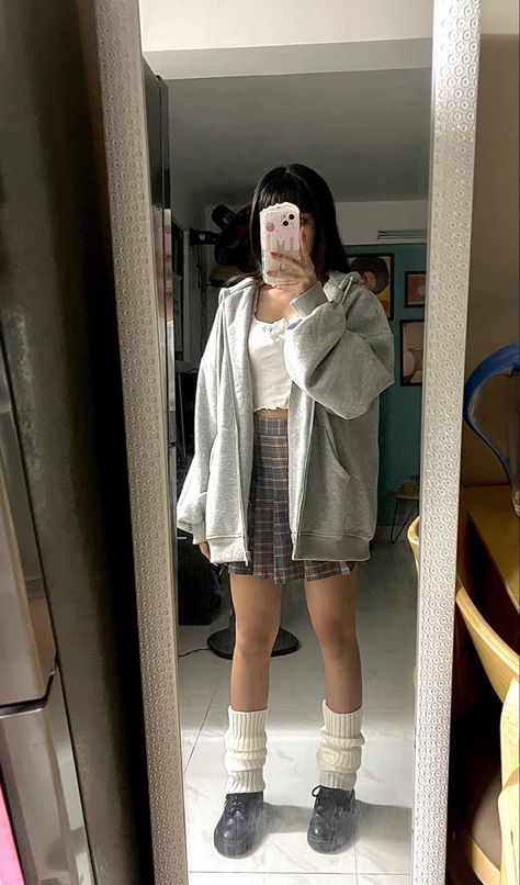 Gray Hoodie Leg warmers kawaii outfit cute aesthetic outfit tennis skirt white crop top White Arm Warmers Outfit, Grey Leg Warmers Outfit, White Leg Warmers Outfit, Grey Tennis Skirt Outfit, Grey Plaid Skirt Outfit, Hoodie Skirt Outfits, Hoodie And Skirt Outfit, Skirt And Hoodie Outfit, Gray Tennis Skirt Outfit