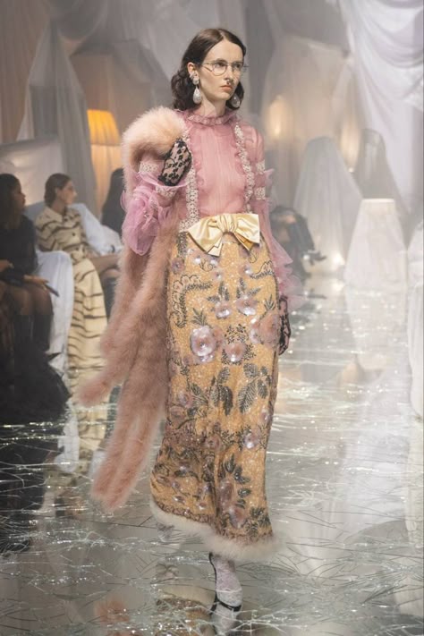 Melissa Core, Spring Fashion Runway, Modern Maximalism, Fashion University, Valentino Roma, Pattern Design Fashion, Couture Menswear, Coquette Ballet, Majestic Hotel