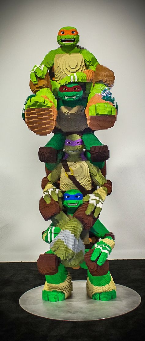 Life Size NINJA TURTLES LEGO -- Someday I will have this in my house. Right next to my Master Chief and my Ironman and my Dragon. Lego Ninja Turtles, Lego Jokes, Christmas Legos, Lego Village, Lego Avengers, Big Lego, Construction Lego, Lego Sculptures, Lego Boards