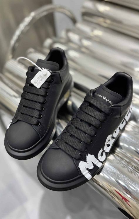 Alexander Mcqueen Shoes Outfit Men, Alexander Mcqueen Shoes Outfit, Alexander Mcqueen Sneakers Outfit, Alexander Mcqueen Outfit, Alex Mcqueen, Alexander Mcqueen Trainers, Sneakers Alexander Mcqueen, Nike Slippers, Sneakers Outfit Men