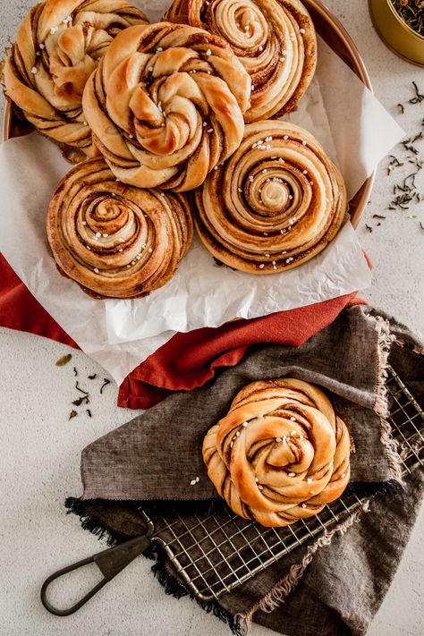 Chai Sweet Rolls Swedish Kanelbullar, Spiced Buns, Savory Bread Recipe, Best Bread Recipe, Sweet Rolls, Chai Spice, Bun Recipe, Chai Latte, Sweet Roll