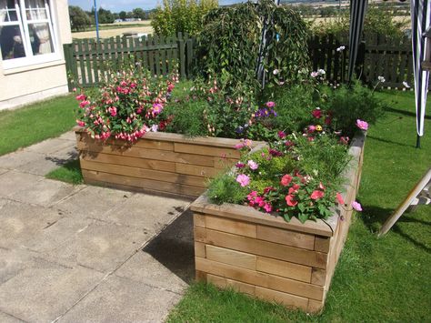 WoodBlocX L-Shaped Raised Bed L Shape Garden Bed, L Shaped Flower Bed Ideas, L Shaped Raised Garden Bed, Raised Bed Design, Raised Garden Bed Diy, Pallet Garden Box, Corner Flower Bed, Garden Bed Diy, Raised Garden Bed Corners