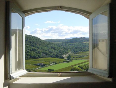 wide open window Open Window Bedroom Aesthetic, Landscape Through Window, Open Window Aesthetic, View Out Of Window, Window Landscape, Wide Pictures, Window Aesthetic, Belgian Pearls, Window Picture