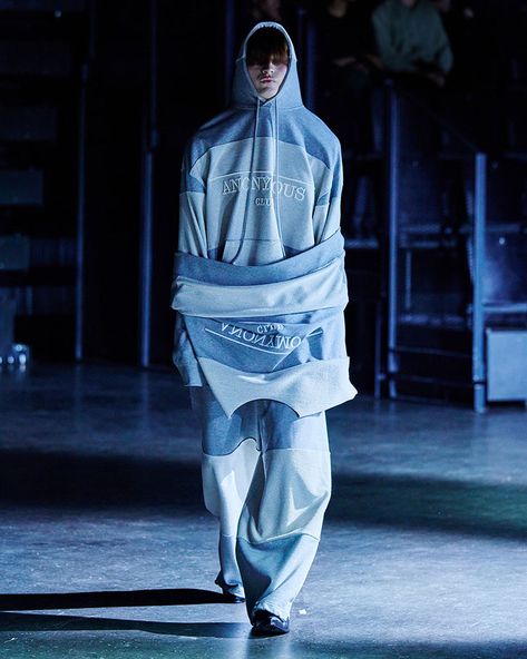 ‘FREUDIAN GLITCH: FANTASIA 2024’ Anonymous Club SS25 Collection Hypebeast Magazine, Berlin Fashion Week, Spring 2025, Berlin Fashion, Fashion Tops Blouse, Male Fashion Trends, Photographer Branding, Fashion Story, Couture Collection