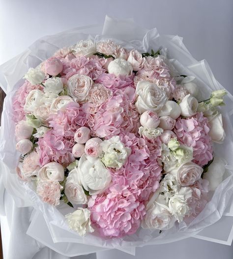 Peonies And Hydrangeas Bouquet, Luxury Flower Bouquets, Peonies And Hydrangeas, Hydrangea Bouquet, Boquette Flowers, Flower Guide, Prom Flowers, Nothing But Flowers, Peonies Bouquet