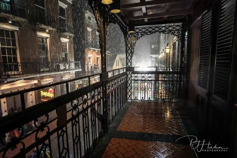 Dark New Orleans, Louisiana Creole Aesthetic, New Orleans Aesthetic Dark, Misconduct Penelope Douglas, New Orleans Gothic, 1920s New Orleans, 1920s Aesthetic, Cityscape Drawing, Louisiana Creole