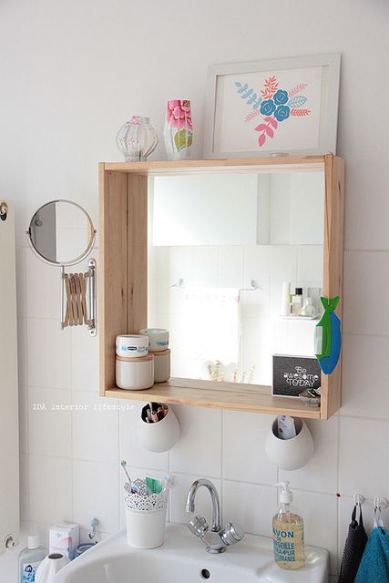 Giochi di carta by IDA Interior LifeStyle, via Flickr Bathroom Mirror With Shelf, Serene Bathroom, Ikea Bathroom, Small Bath, Small Bathroom Storage, Home Inspiration, Bathroom Kids, Bathroom Makeover, Amazing Bathrooms