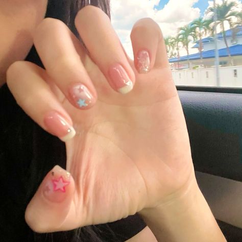 Jelly Like Nails, Easy Jelly Nails, Natural Nail Inspo Short Summer, Jelly Short Nails, Short Nails Jelly, Jelly Star Nails, Short Nails Squoval, Short Nails With Stars, Simple Jelly Nails