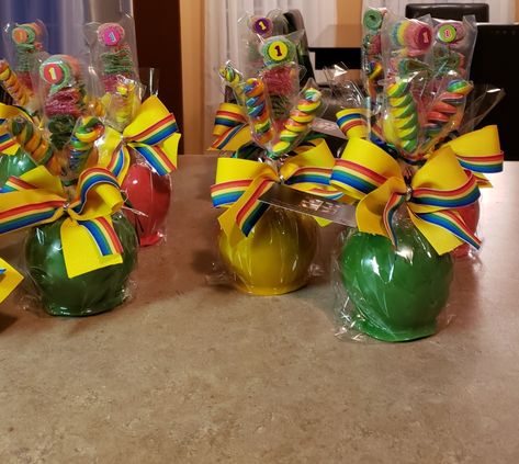 Rainbow Candy Apples, Mickey Apples, Candy Apples Diy, Key Lime Pie Recipe No Bake, Candy Apple Bars, Gourmet Candy Apples, Candied Apples, Candy Apple Recipe, Gourmet Caramel Apples