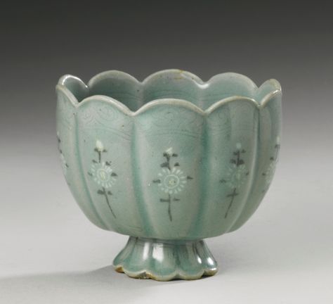 Korean Antiques, Korean Porcelain, Historical Pottery, Celadon Pottery, Korean Celadon, Goryeo Dynasty, Korean Ceramics, Korean Pottery, Celadon Ceramics