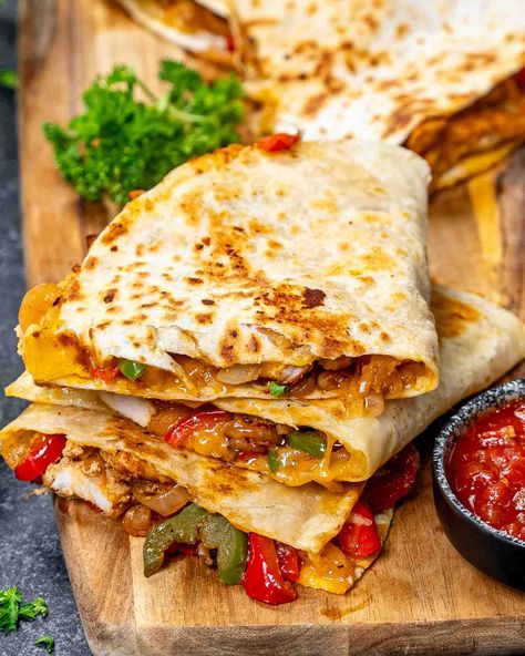 Chicken Fajita Quesadillas Chicken Fajita Quesadilla, Chicken Fajita Quesadillas, Fajita Quesadilla, Quesadilla Recipes Easy, Chicken Quesadilla Recipe, Jo Cooks, Chicken Fajita, Mexican Food Recipes Easy, Recipe Chicken