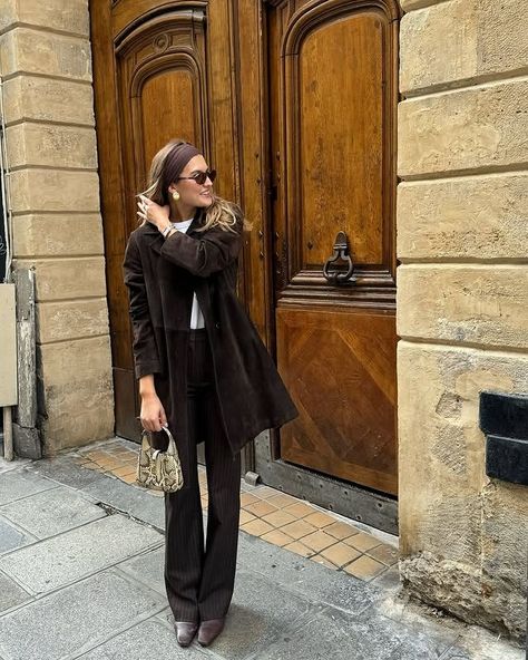 Sara Walker (@styledsara) • Instagram photos and videos Blogger Style, Fall 2023, Capsule Wardrobe, Style Icons, Clothing Brand, Fashion Blogger, Blogger, Paris, Instagram Photos