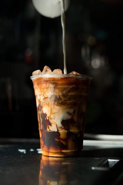 Coffee Iced Aesthetic, Ice Coffee Photography, Cold Coffee Aesthetic, Iced Coffee Photography, Cold Coffee Photography, Cold Brew Aesthetic, Ice Coffee Aesthetic, Cafe Frio Aesthetic, Cold Brew Photography