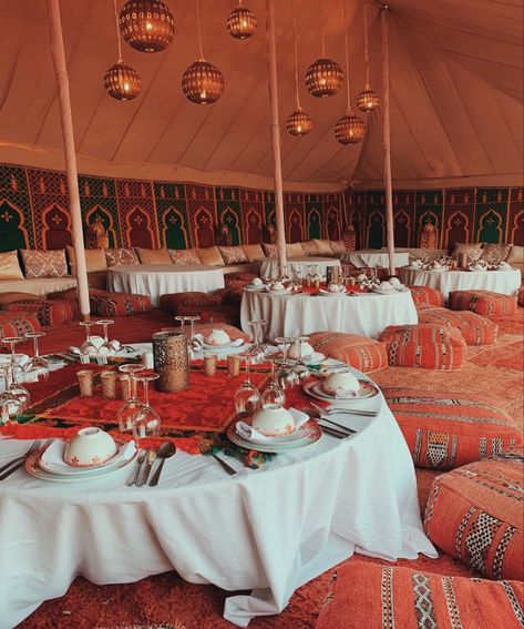 Ramadan Party, Arabian Lounge, Middle Eastern Party, Turkish Wedding Decor, 1001 Nights Party, Arabian Table Setting, Arabic Wedding Decoration, Moroccan Nights Party, Arabian Nights Dinner Party