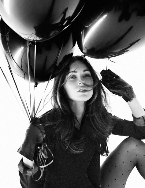 Megan Fox, Vogue España 2011 Black Balloons Photoshoot, Megan Fox Photoshoot, Megan Fox Pictures, Black And White Balloons, Megan Fox Photos, Megan Denise Fox, Fox Poster, Меган Фокс, Photographie Portrait Inspiration