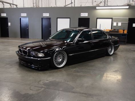 E38 BMW E38 Bmw, Bmw V12, Bmw 740, Bmw E32, Bmw Vintage, Serie Bmw, Bmw 740i, Bmw Classic Cars, Bmw M Power