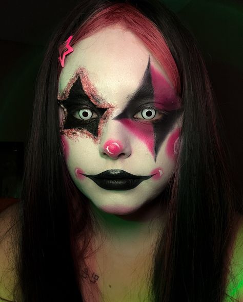 halloween es cool🤡 #makeup #clownmakeup #clown #halloweenmakeup #halloween #makeupartist Creepy Clown Makeup Women, Clown Makeup Women, Sinister Clown Makeup, Scary Clown Makeup Creepy, Womans Scary Clown Makeup, Scary Girl Clown Makeup, Scary Black And White Clown Makeup, Creepy Girl Clown Makeup, Creepy Clown Makeup