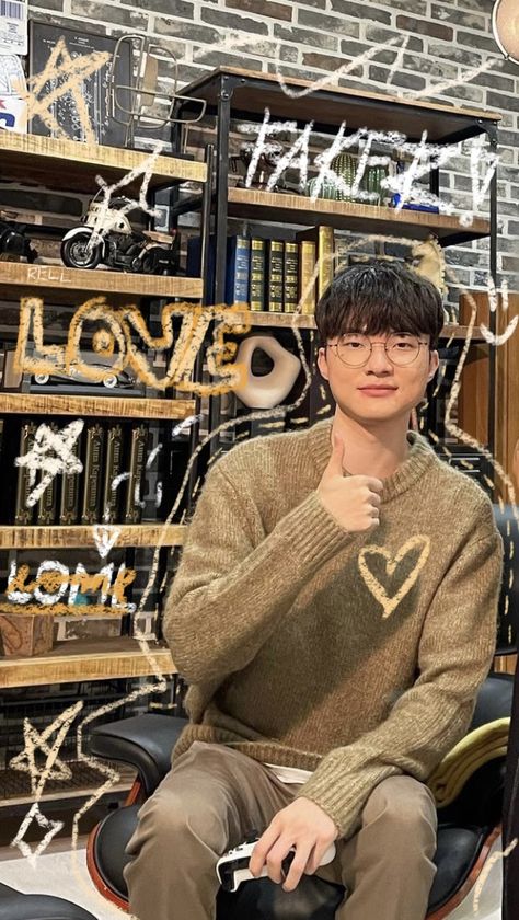 Faker T1 Boyfriend Material, Faker Wallpaper, Skt Faker, Faker T1, Gamer Boys, Lee Sung, Korean Idol, Wallpaper Iphone Cute, Boyfriend Material