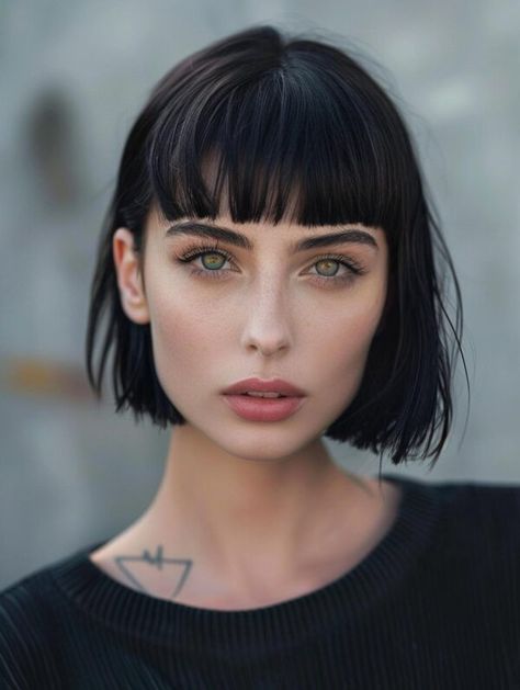 Trendy Short Hairstyles with Bangs for a Chic Look Sleek Pixie, Short Hairstyles With Bangs, Short Hair Fringe, Trendy Short Hairstyles, Long Face Haircuts, Short Bobs With Bangs, Selfie Filters, Short Choppy Haircuts, Long Face Shapes