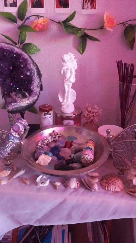 Beauty Altar, Aphrodite Goddess, Aphrodite Aesthetic, Magia Das Ervas, Ancient Goddesses, Witches Altar, Spiritual Decor, Modern Princess, Greek Gods And Goddesses