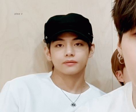 Kim Taehyung V Bts GIF - Kim Taehyung V Bts V Vlive - Discover & Share GIFs Taehyung Funny Gif, Taehyung Cute Gif, Funny Taehyung, Hair Flip Gif, Funny Face Gif, Bts V Gif, Taehyung Gifs, Taehyung Smile, Hair Gif