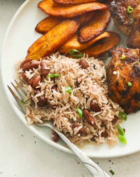 Jamaican Rice and Peas - Immaculate Bites Fried Plantains Jamaican, Jerk Chicken And Rice Recipe, Chicken And Plantains, Jamaican Appetizers, Jamaican Rice And Beans, Rice And Peas Jamaican, Chicken Rice And Peas, Jerk Chicken Marinade, Jamaican Rice And Peas