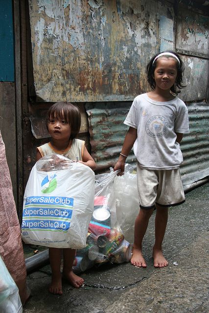 Living on the street in Manilla - Philippines - Asia by Rudi Roels, via Flickr Street Children, Filipino Culture, Homeless People, Street Kids, Film Inspiration, Poor Children, People Of The World, Tips And Advice, The Philippines