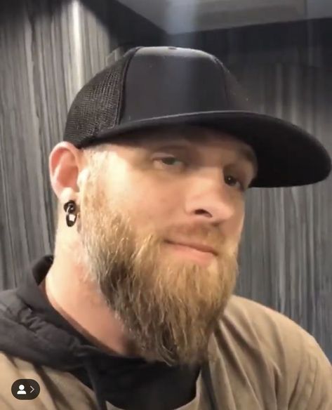 Brantley Gilbert Shirtless, Brantley Gilbert Tattoo, Ducktail Beard, Russell Tovey, Cole Swindell, Best Country Singers, Coloured People, Best Country Music, Brantley Gilbert