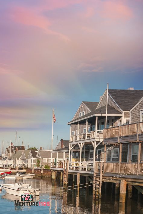 If you are visiting New England, then you have to check out this cute island! These are the most fun things to do in Nantucket on vacation! Nantucket is a scenic small town and one of the most sought-after vacation spots in New England.  Whether you choose to go for a weekend or to rent a summer home and spend the entire summer, we guarantee that you will not get tired of Nantucket. This picturesque island is a paradise for those of you who love endless sandy beaches, exploring charming ... Things To Do In Nantucket In The Fall, Summer In Nantucket, Day Trip To Nantucket, Things To Do In Nantucket, Wauwinet Nantucket, Parenting Photography, Nantasket Beach Massachusetts, Nantucket Summer, Brant Point Lighthouse