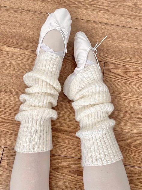 +🧩 this is not my photo 🧩+ Topic : Dance \🪻/ Tags #aesthetic #dance #coquette #style #fashion #ballet Winter Ashby, Angelina Ballerina, Ballet Beauty, Ballet Inspiration, Ballet Clothes, Dancing Aesthetic, Ballet Class, Ballet Fashion, Ballet Beautiful