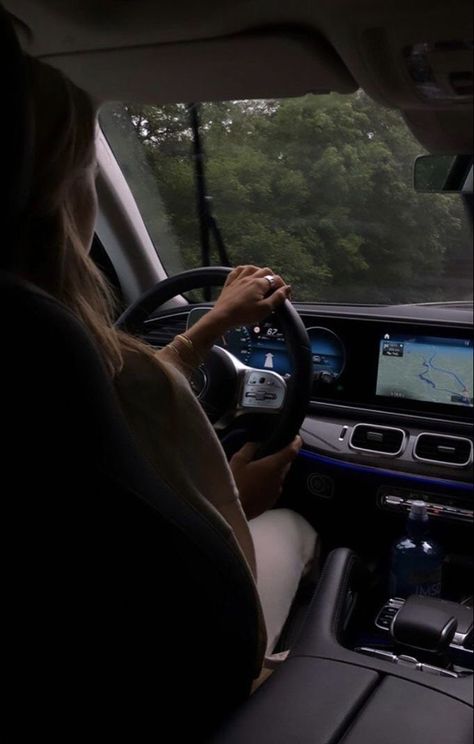 Woman Driving, Girls Driving, Vision Board Inspiration, Luxury Lifestyle Dreams, Classy Cars, Dream Lifestyle, Successful Women, Perfect Life, Dream Board