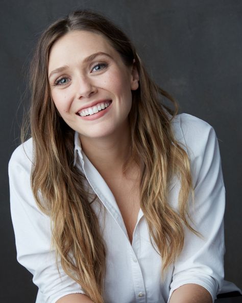 Olsen Family, Family Template, Elizebeth Olsen, Olsen Sister, Elizabeth Olsen Scarlet Witch, Marvel Women, Elizabeth Olsen, Celebrities Female, My Name